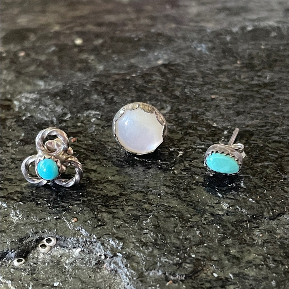 Native American Vintage 3 Solo Stud Earrings